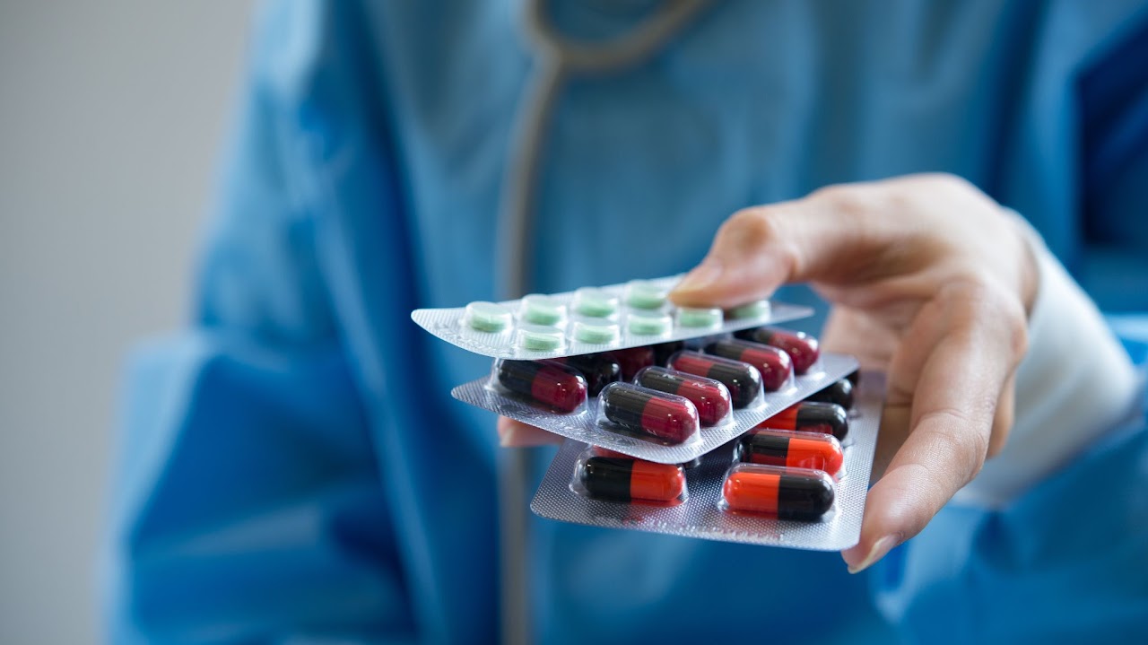 doctor-give-you-medicines