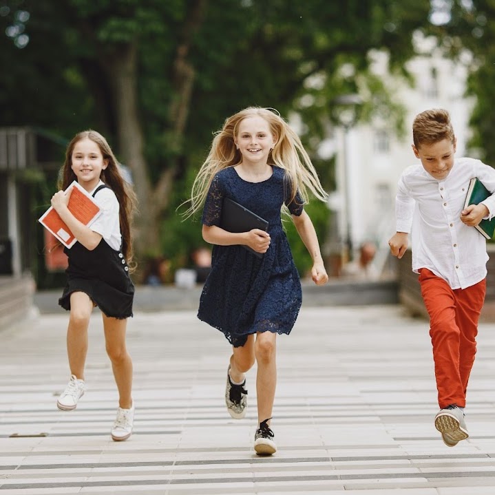 happy-children-spend-time-together-close-smile (1)